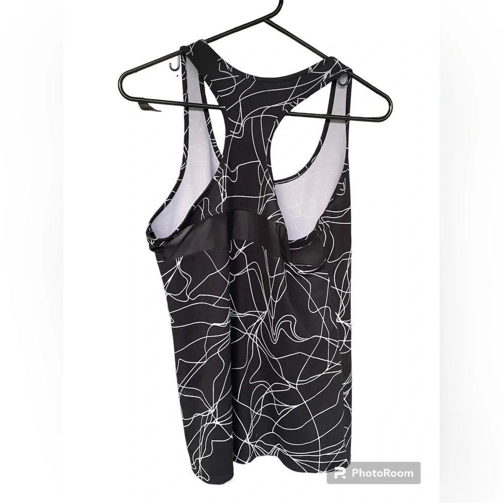 Fabletics Tank Top Women's Size M Black & White Racerback Athletic Activewear - Picture 6 of 6